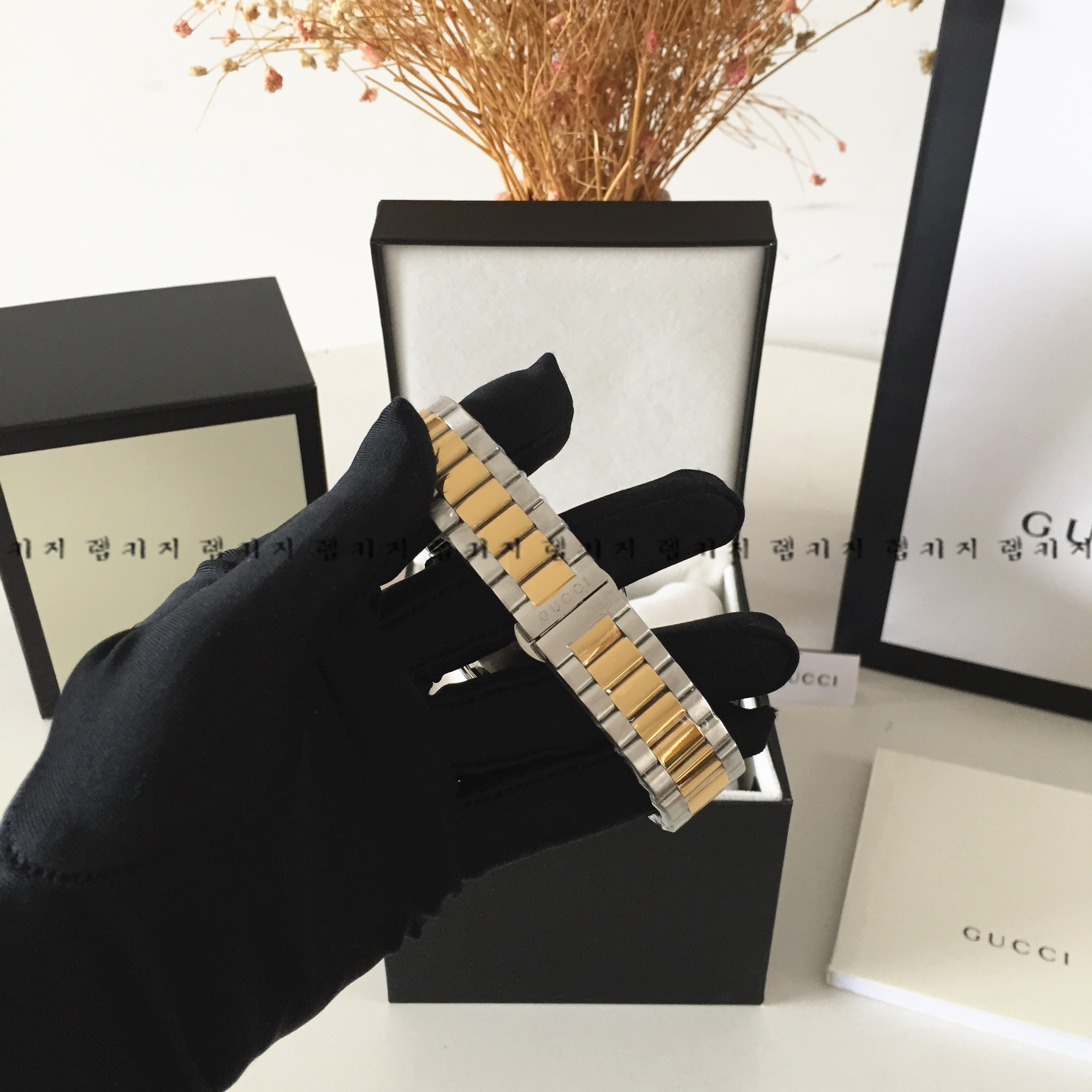 구찌 G 타임리스 꿀벌 콤비 메탈시계